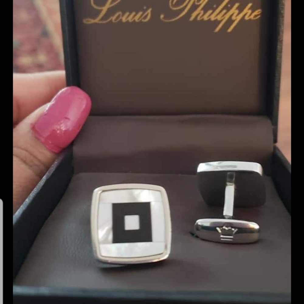 1pair cufflinks